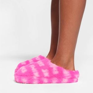 Skims Valentines Day Logo Slipper 💌